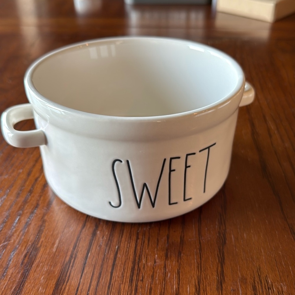 Rae Dunn Sweet dish‎